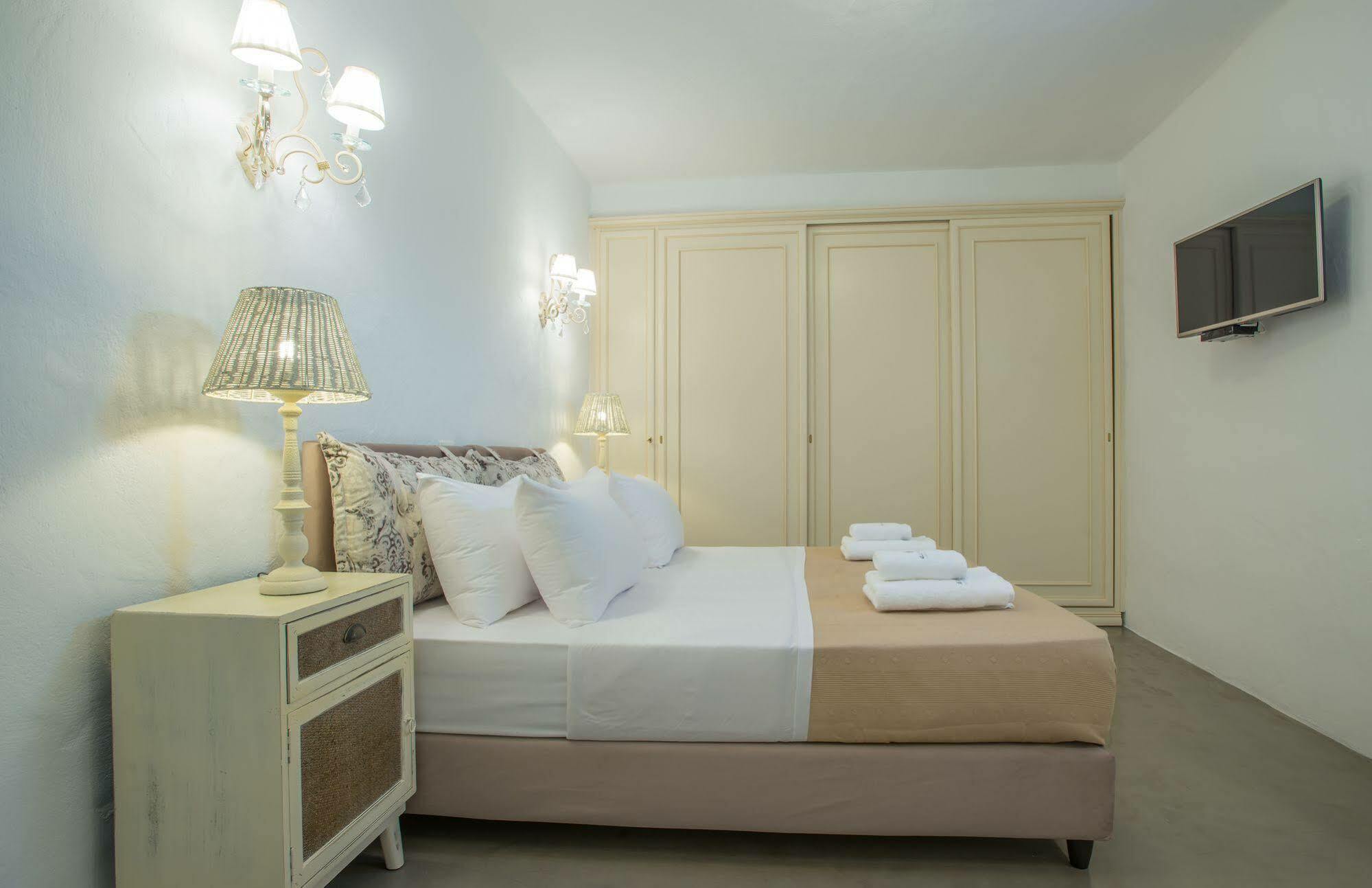 Aelia Hospitality Paros Villa Chrisi Akti (Paros)